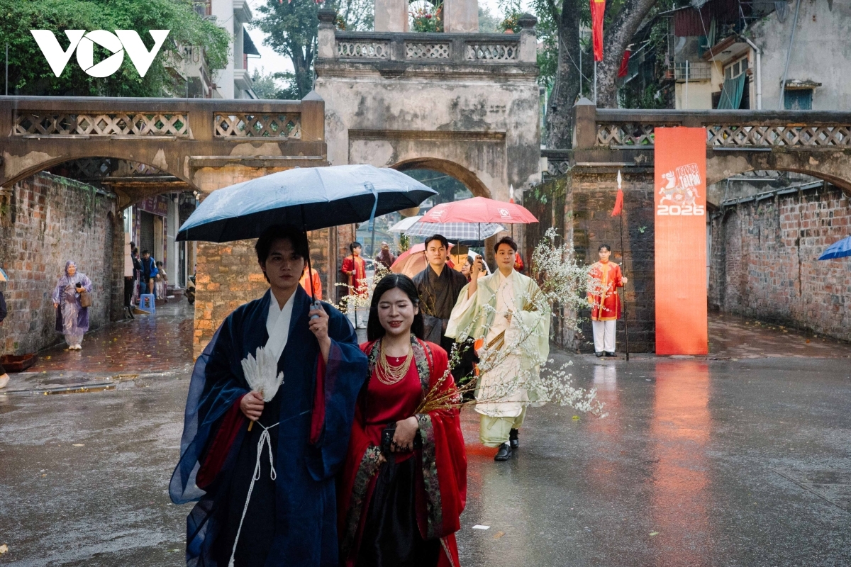 hanoi revives ancient gate-opening ritual for lunar new year picture 12