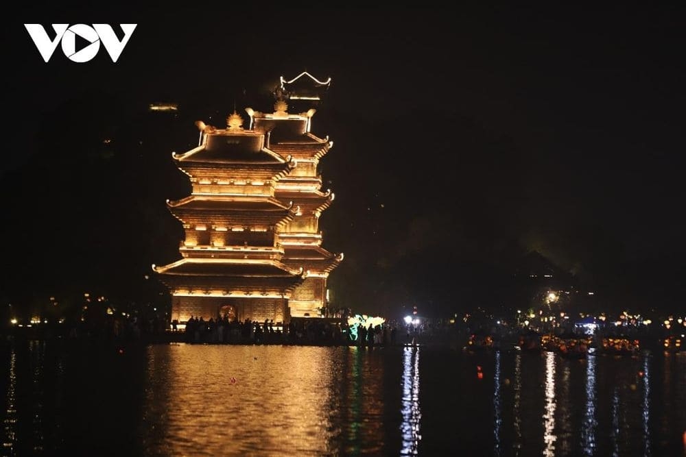 spring glows in hoa lu old town - vietnam s former imperial capital picture 14