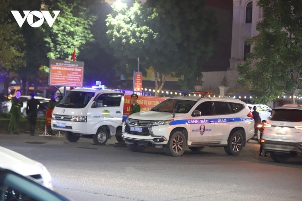 spring glows in hoa lu old town - vietnam s former imperial capital picture 15