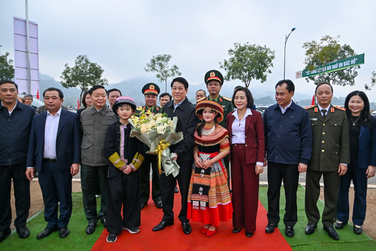 Chủ tịch nước thăm, chúc Tết Đảng bộ, chính quyền, nhân dân tỉnh Lào Cai