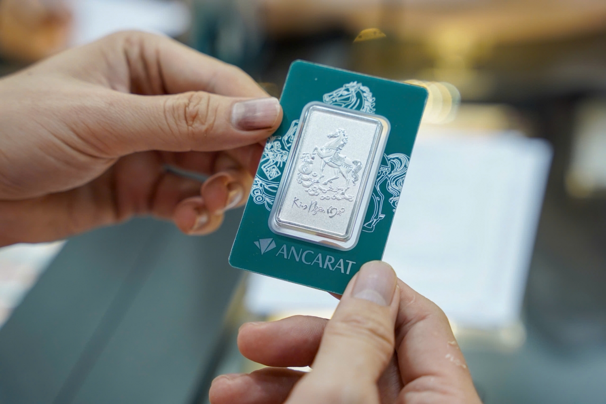 Giá bạc hôm nay 1/4: Giá bạc trong nước và thế giới cùng tăng