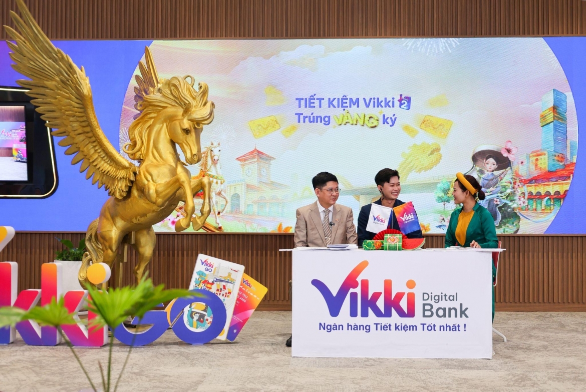 gui tiet kiem 1,1 ty dong, khach hang vikki trung 10 luong vang hinh anh 2