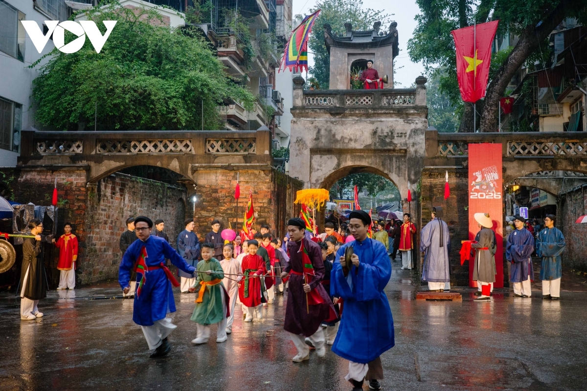 hanoi revives ancient gate-opening ritual for lunar new year picture 4