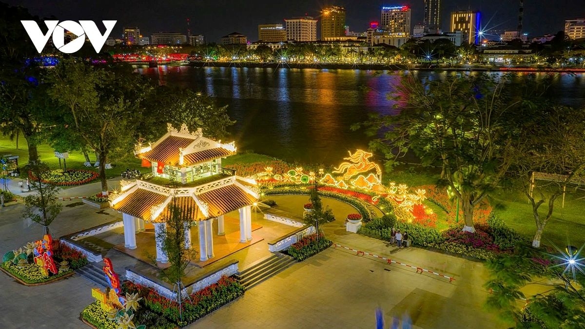 hue welcomes lunar new year 2026 with unique horse mascot by huong river picture 4