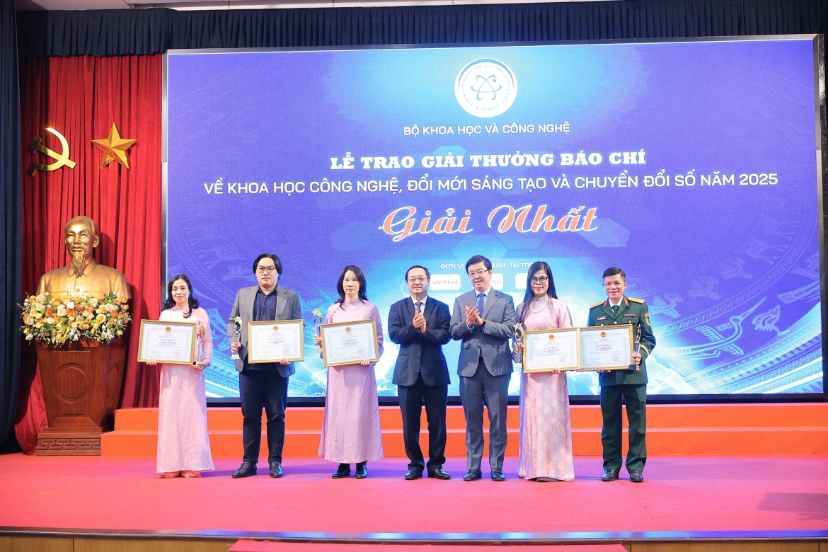 22 tac pham doat giai bao chi khoa hoc, cong nghe va chuyen doi so 2025 hinh anh 2