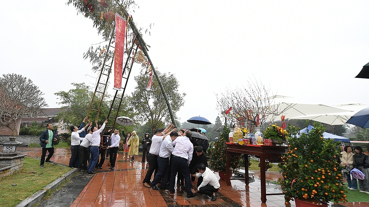 traditional tet atmosphere at vietnam s ethnic culture village picture 6