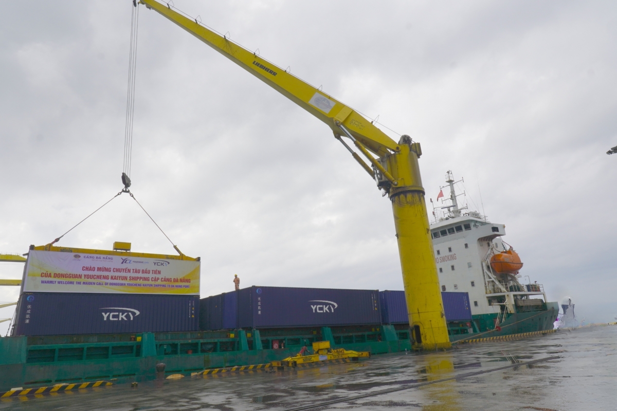 Cảng Đà Nẵng đón 3 tàu container đầu tiên năm mới Bính Ngọ 2026
