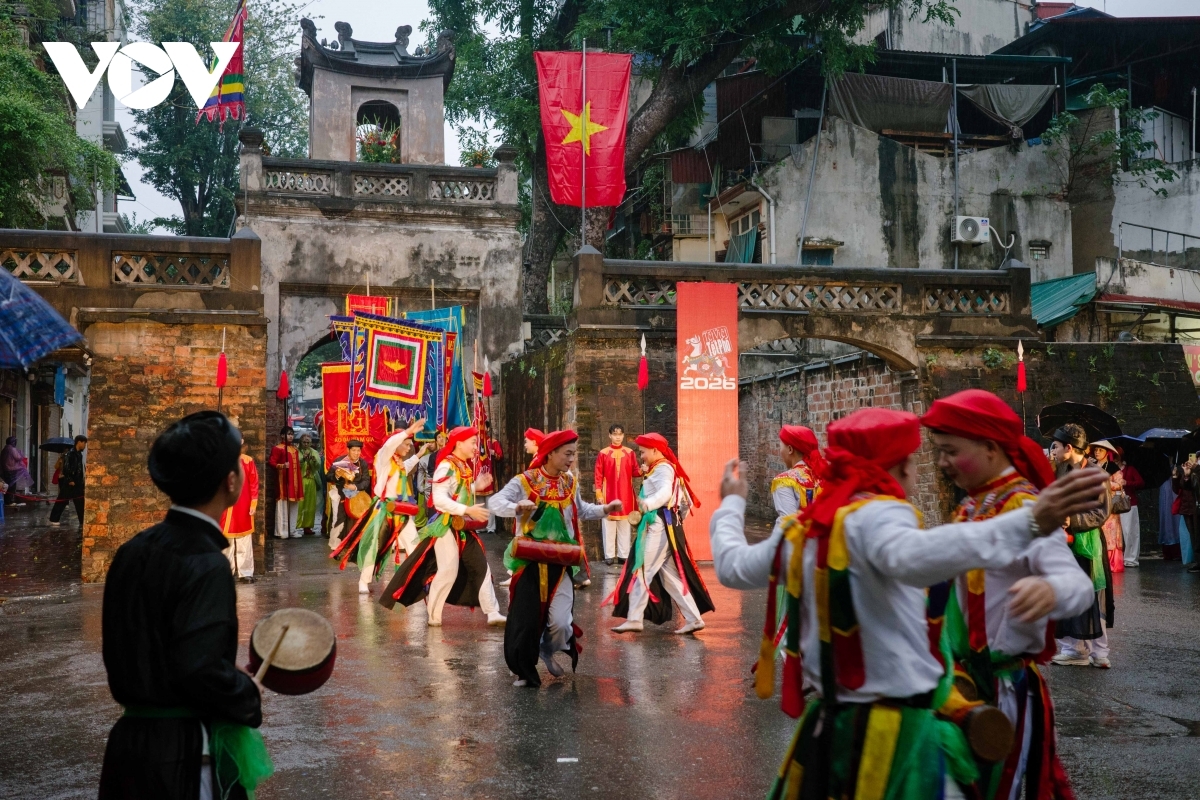 hanoi revives ancient gate-opening ritual for lunar new year picture 9