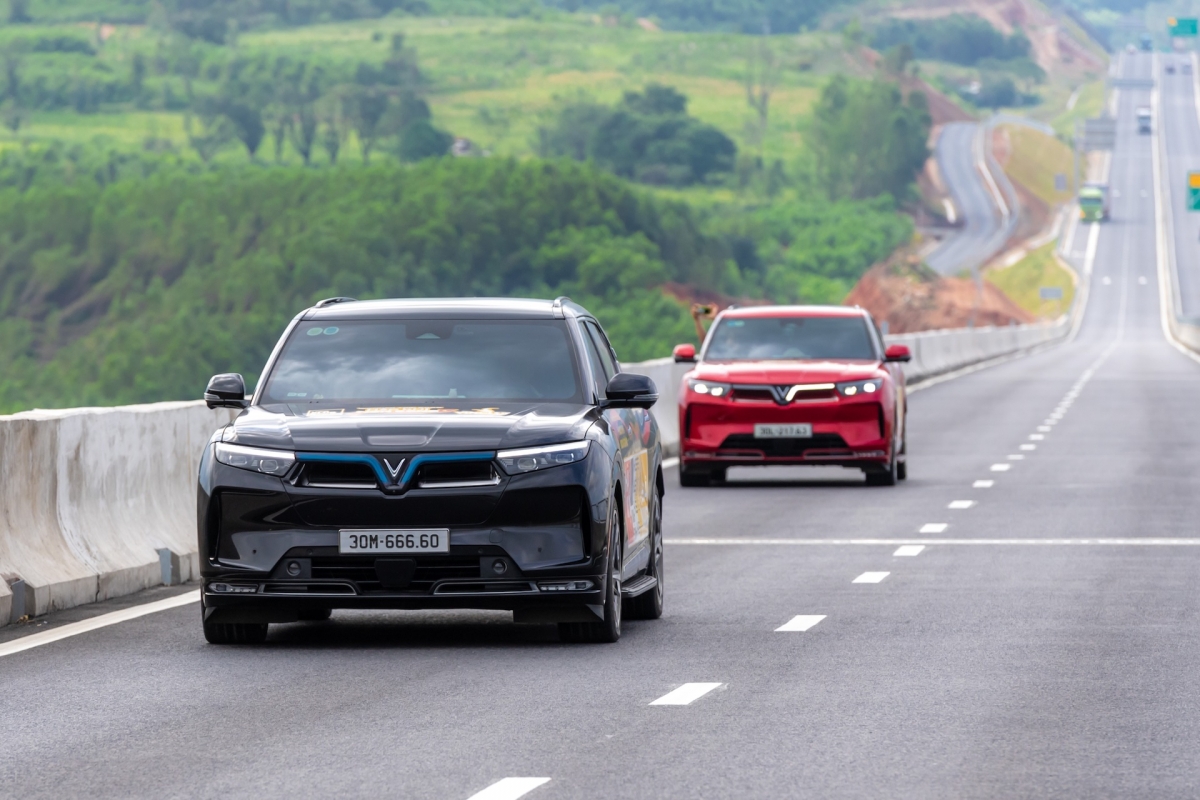 VinFast VF 9: “Ngôi nhà di động 4 khủng” cho doanh nhân giá tương đương SUV cỡ D