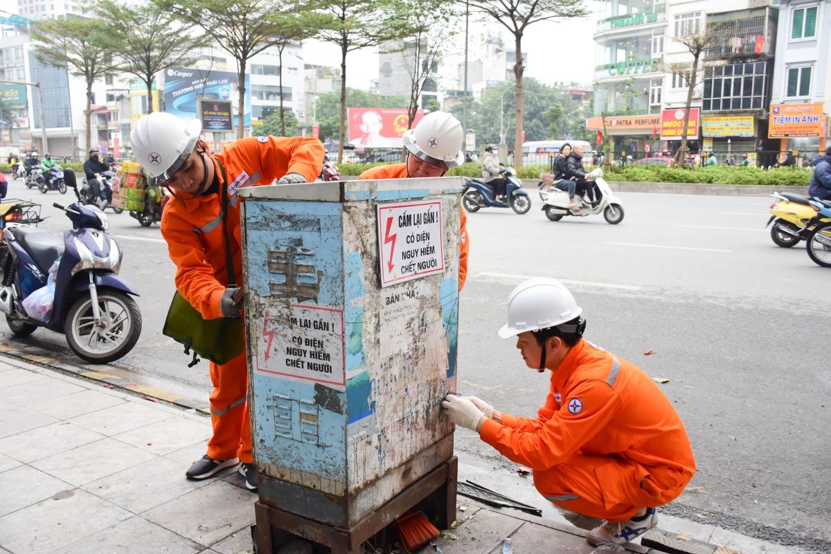 Chỉnh trang lưới điện - EVNHANOI chung tay kiến tạo diện mạo đô thị Thủ đô