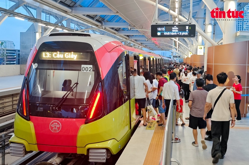 hanoi metro ridership up over 32 during tet picture 1