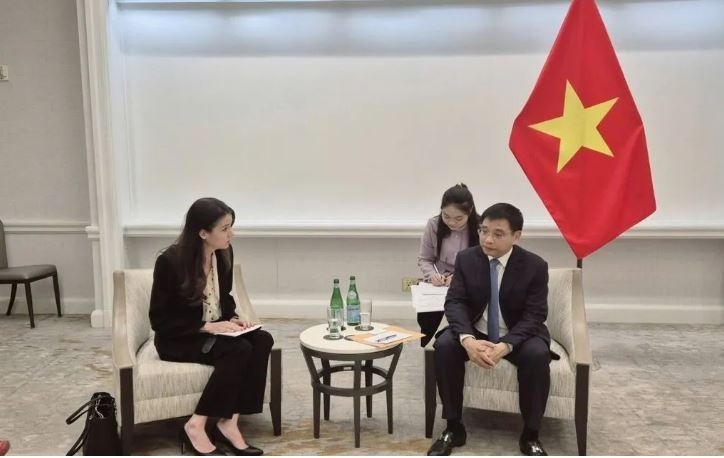 vietnam considers intel long-term strategic partner in semiconductor industry picture 1