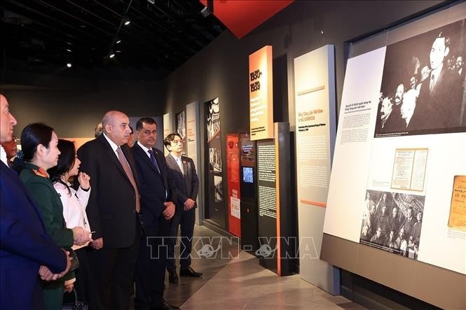 jordanian house speaker visits vietnam military history museum picture 1