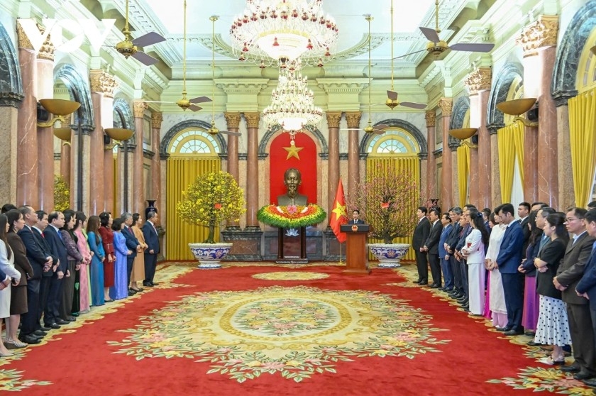 state leader extends lunar new year greetings to presidential office staff picture 1