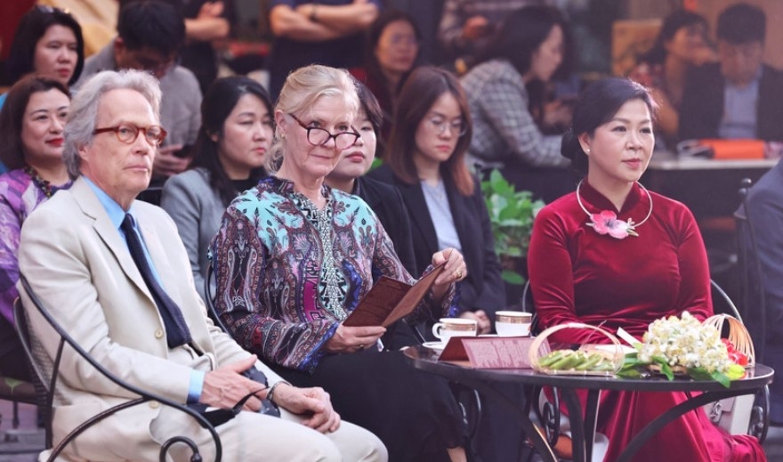 Party leader’s spouse hosts Duke of Richmond at Vietnam Fine Arts Museum