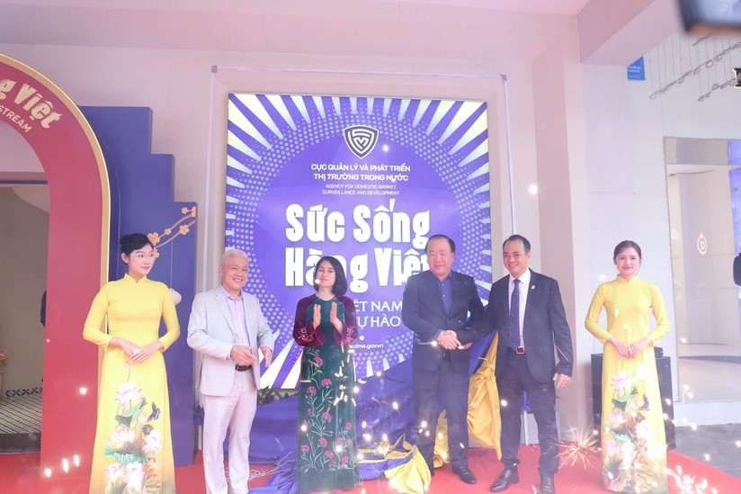exhibition-livestream initiative launched to boost consumption of vietnamese products picture 1