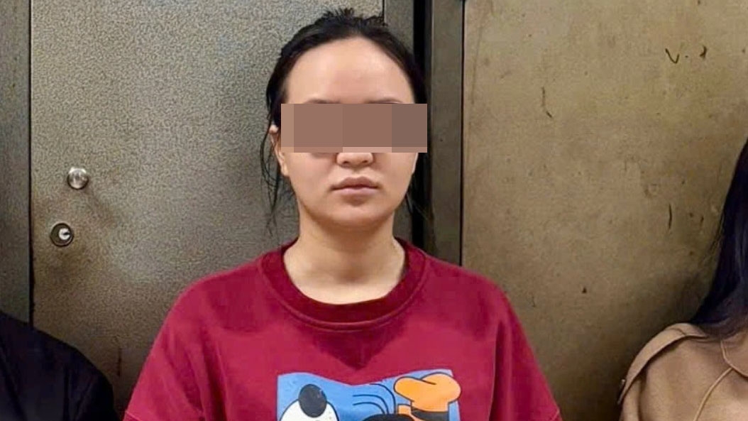 A khoi sac dep bi tam giu vi moi gioi mua, ban dam hinh anh 1