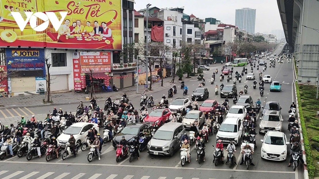 Giao thông Hà Nội thông thoáng bất ngờ trong ngày đầu đi làm sau Tết Bính Ngọ