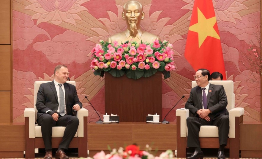 Official urges stronger ties between Vietnamese, Hungarian security committees