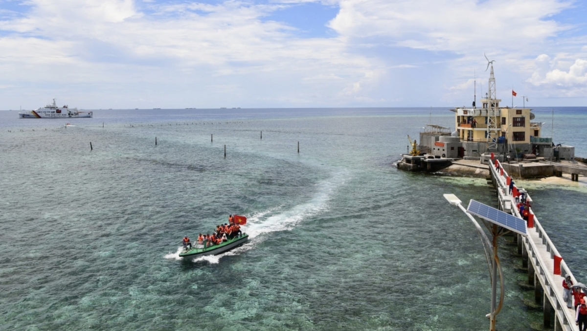 exhibition in france highlights vietnam s seas and islands picture 1