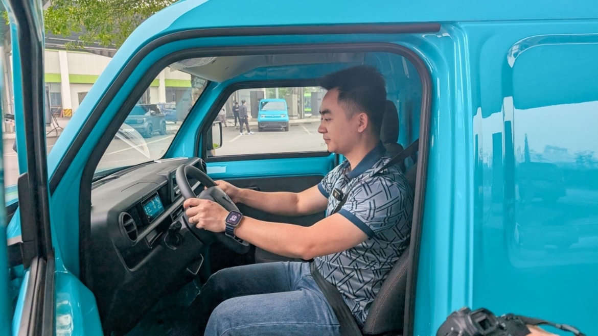 kich thuoc gon, cho nhieu hang, khong ton tien xang ec van sinh ra de giao hang hinh anh 1