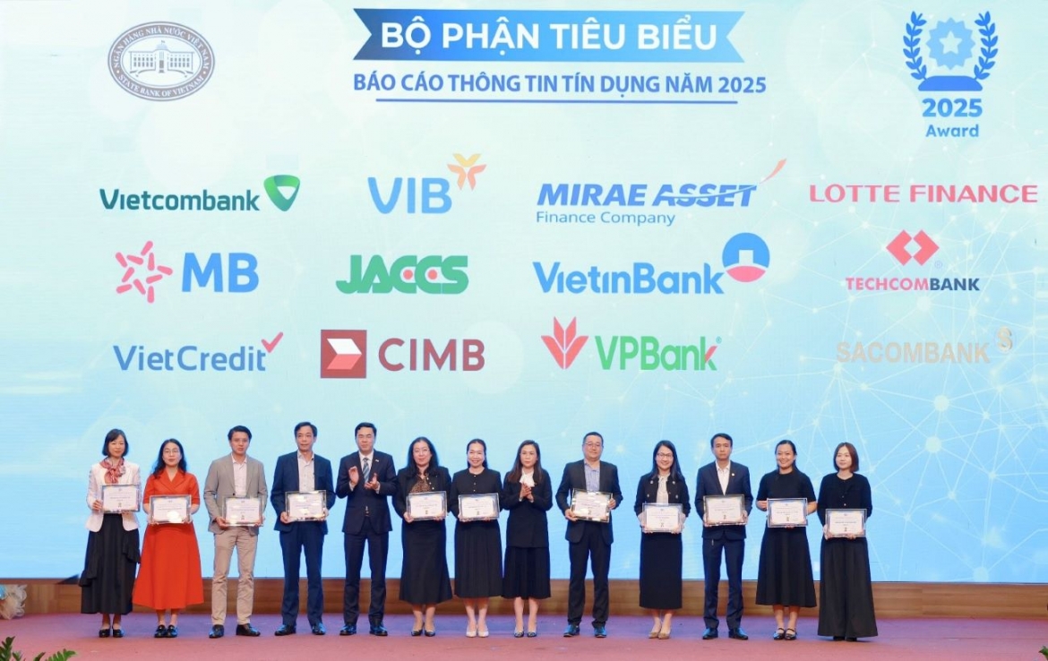 vietcombank lan thu 4 lien tiep duoc vinh danh la to chuc tin dung xuat sac hinh anh 4