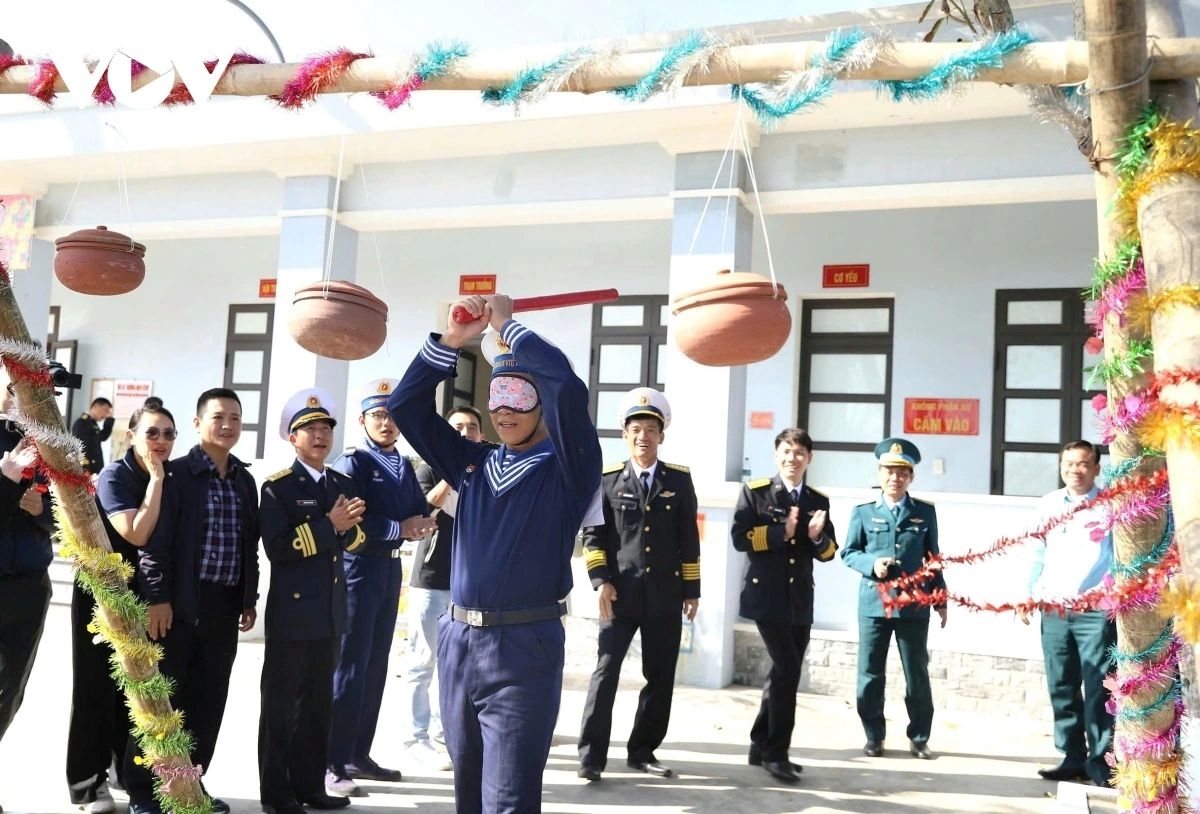 a peaceful lunar new year on vietnam s bach long vi remote island picture 3