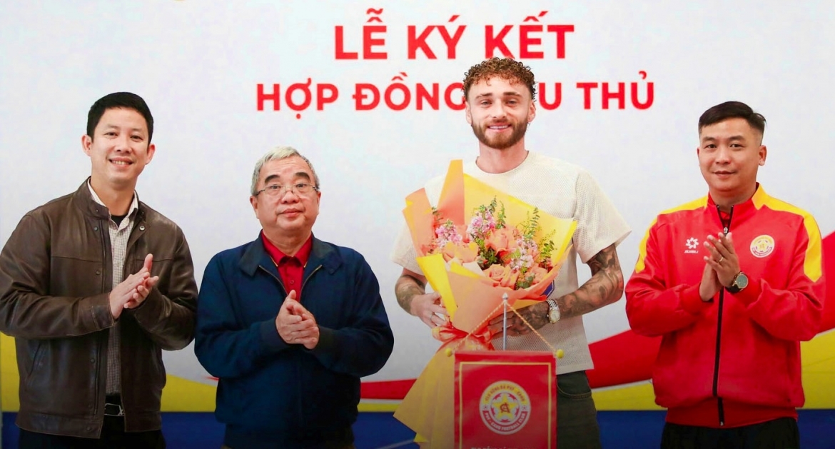 chuyen nhuong v-league 2025 2026 moi nhat pvf-cand ra mat tan binh nguoi scotland hinh anh 1