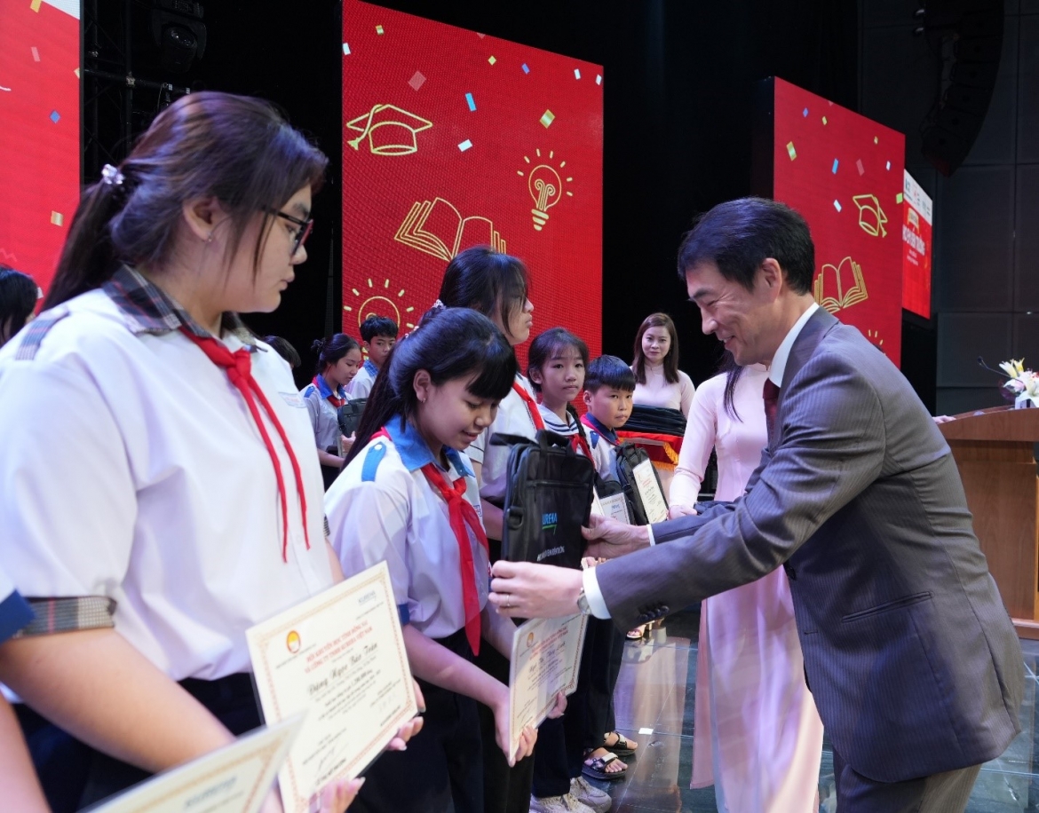 22 nam ben bi cho em den truong hanh trinh gieo mam tri thuc tai Dong nai hinh anh 3