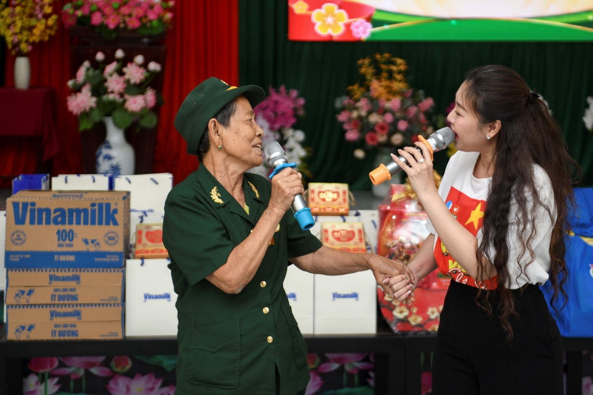 Hơn 61.000 sản phẩm dinh dưỡng Vinamilk đến thương binh, người khó khăn dịp Tết