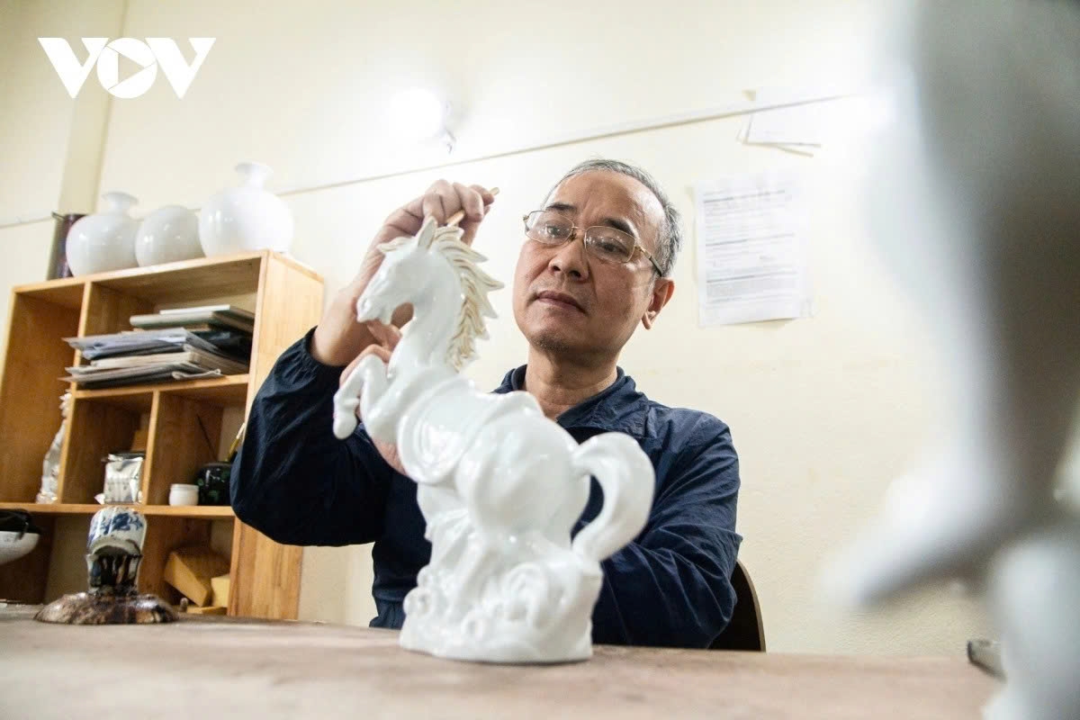 bat trang pottery village ramps up production for lunar new year festival picture 11