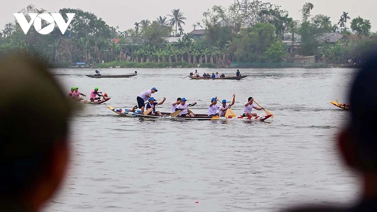 hue village keeps centuries-old boat racing tradition alive picture 11