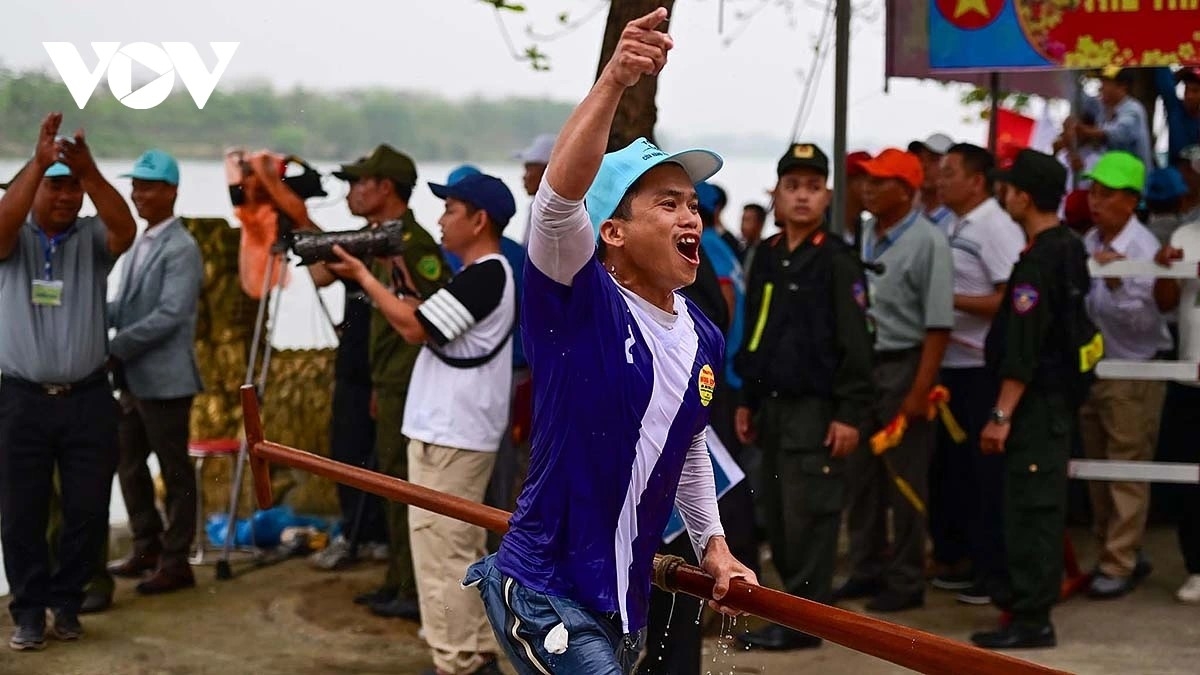 hue village keeps centuries-old boat racing tradition alive picture 13