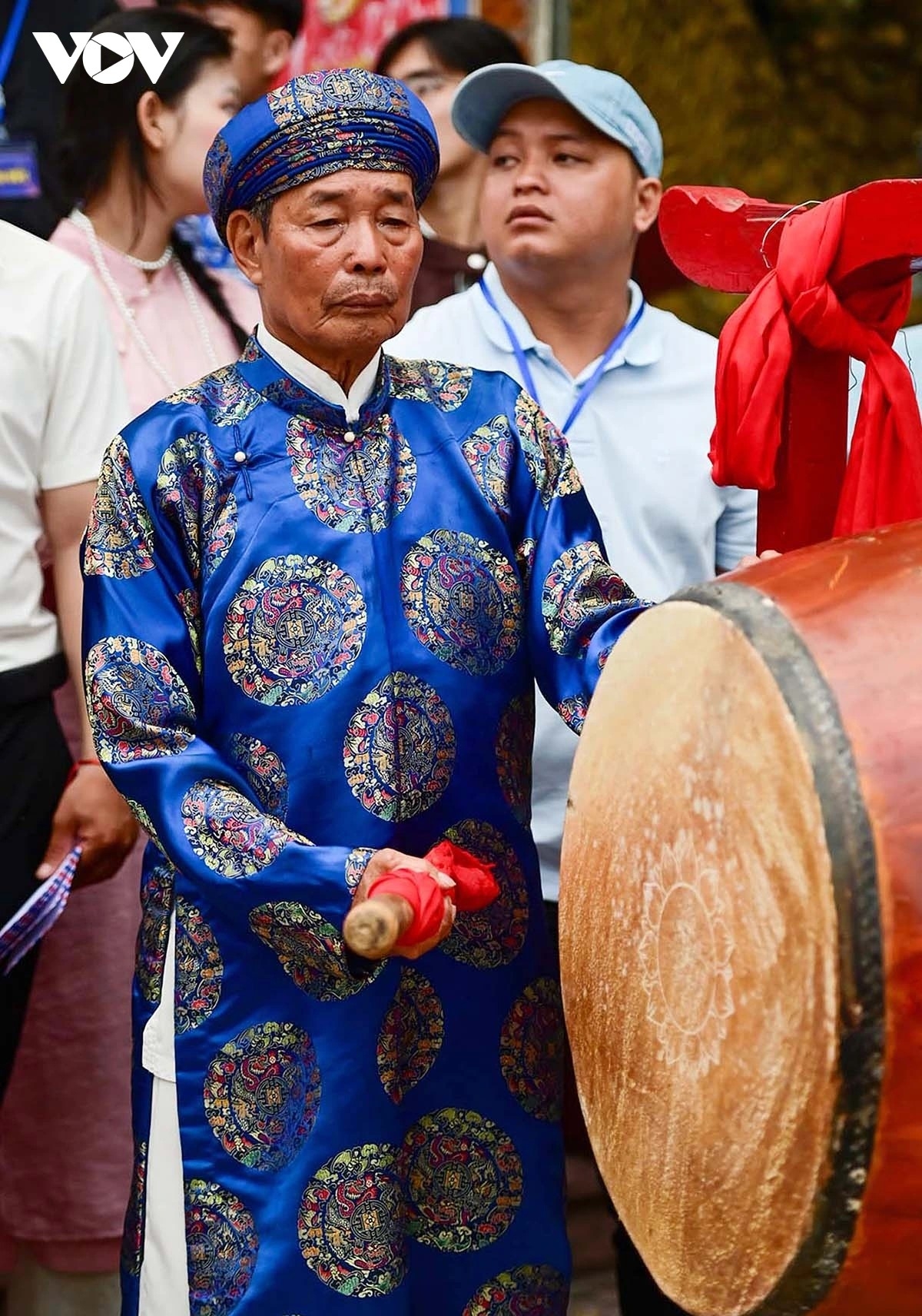 hue village keeps centuries-old boat racing tradition alive picture 7