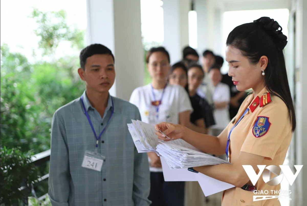 Giấy phép lái xe: Sinh mạng nhiều người đặt vào tay người cầm vô lăng