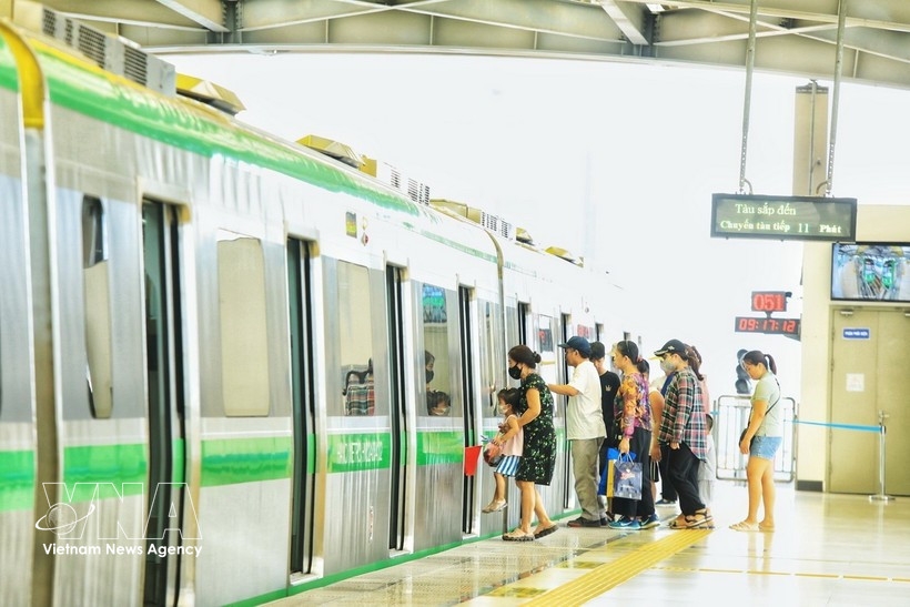 hanoi metro adjusts peak hours, train schedules on two urban railway lines picture 1