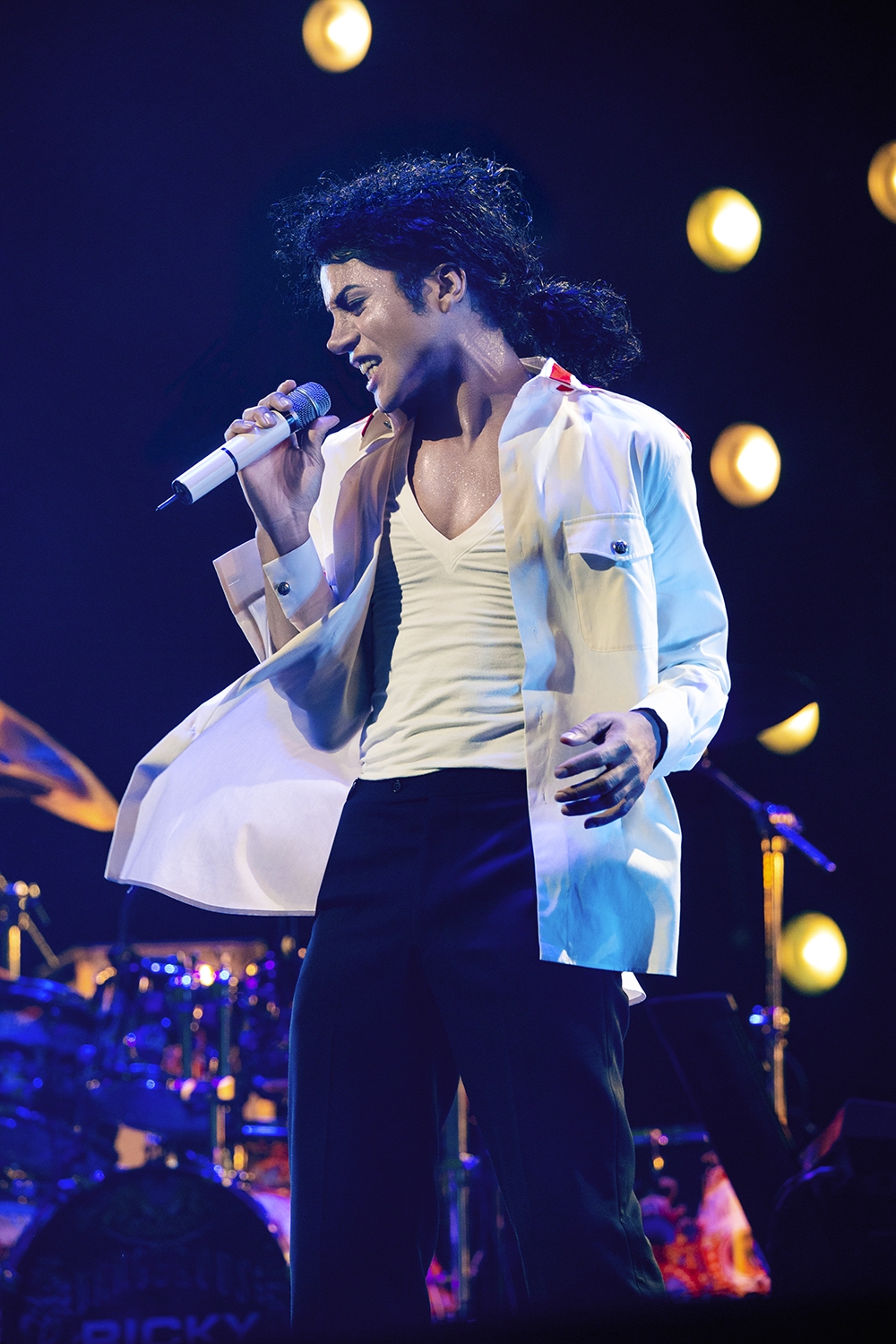 phim tieu su ve michael jackson he lo tuoi tho nhieu ap luc cua ong hoang nhac pop hinh anh 2