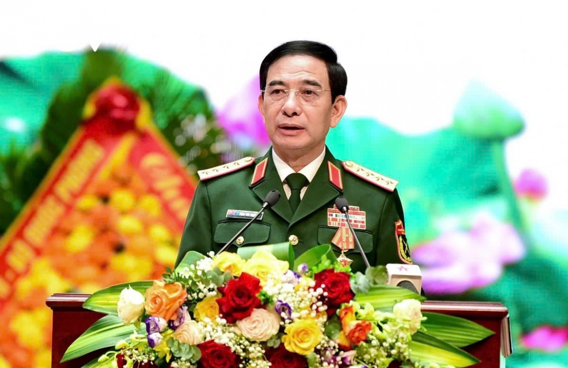 Dai tuong phan van giang bieu duong cac luc luong bac cau phao qua song lo hinh anh 1