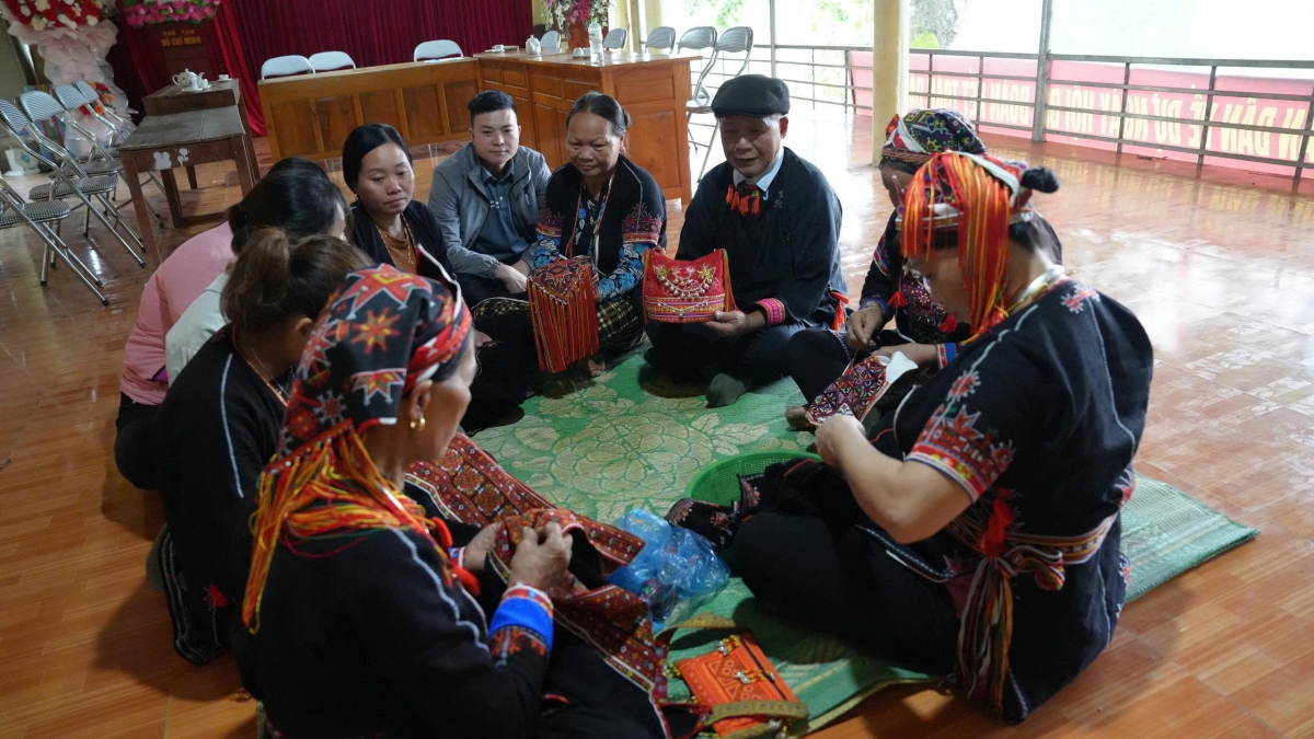 Người giữ lửa bản Dao Khe Đát