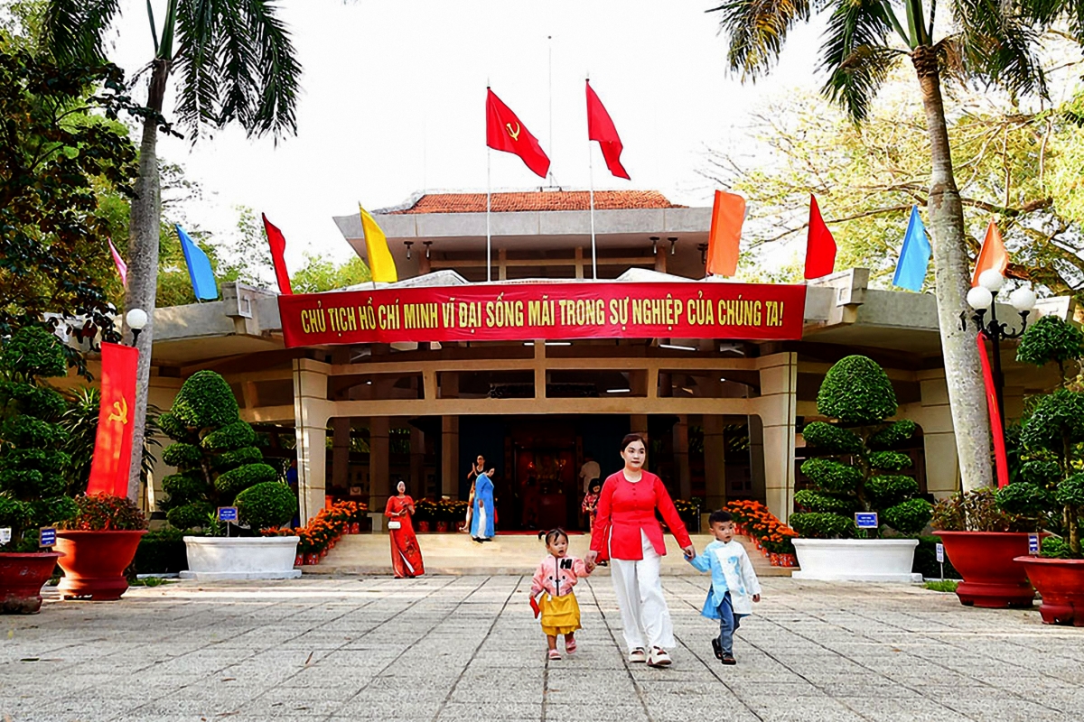 Hơn 132.000 lượt khách đến Vĩnh Long dịp Tết Bính Ngọ