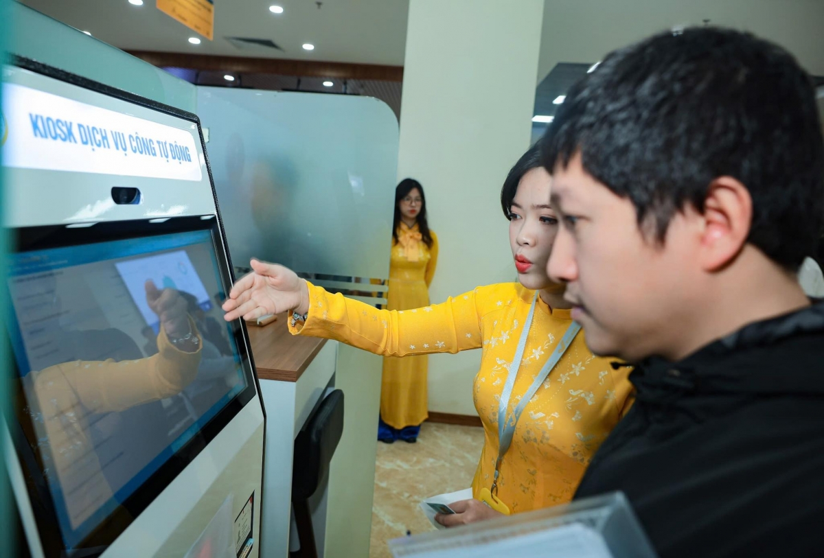 Giải pháp nào cho nghịch lý có công nghệ nhưng thiếu công dân số tại Việt Nam?