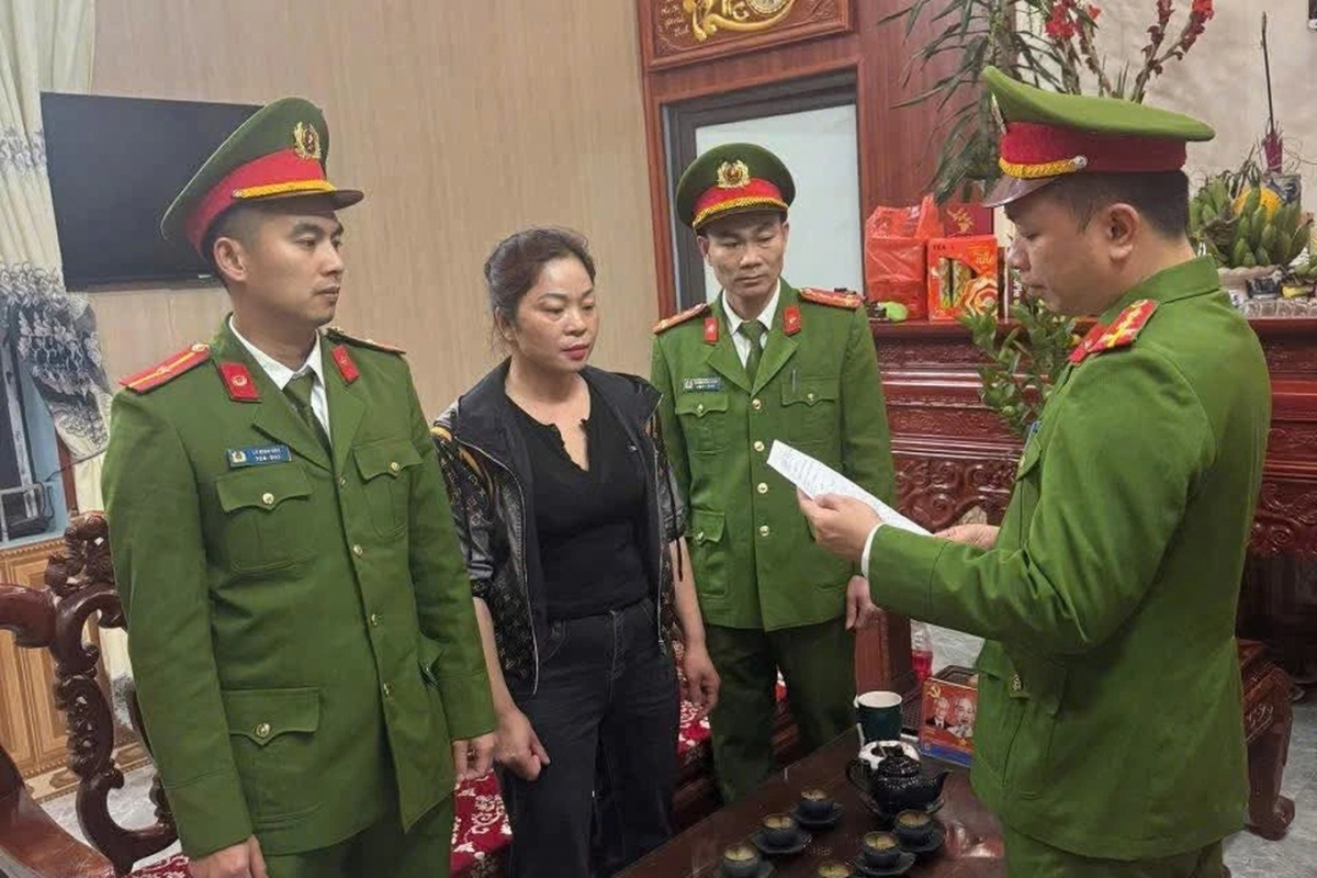 tam giu nguoi phu nu tu y ep tai xe nop tien do xe vao den ba chua then o bac ninh hinh anh 1