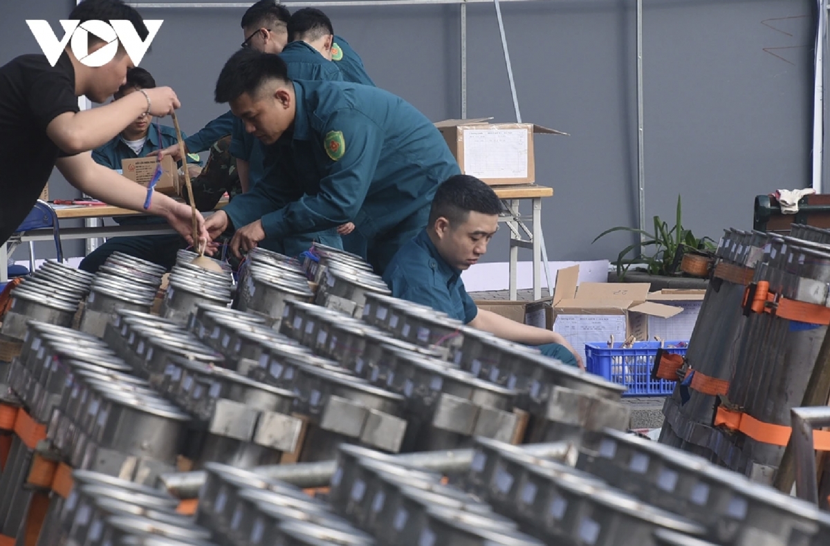 hanoi fireworks sites ready for lunar new year of the horse 2026 picture 12