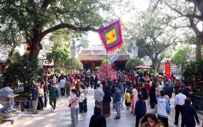 hanoi welcomes over 3.18 million visitors in february picture 1