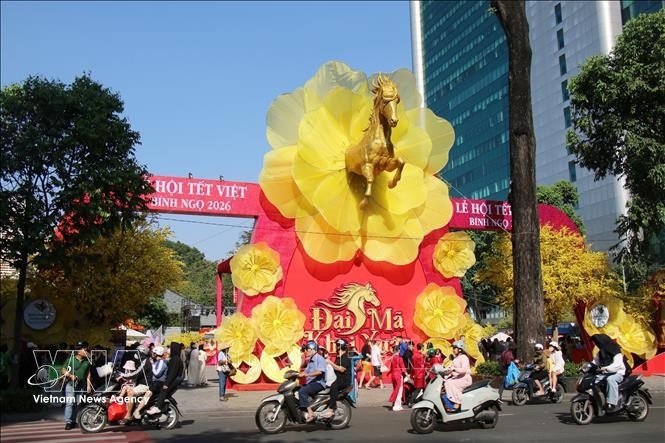 ambassadors show confidence in vietnam s breakthrough in new era picture 1