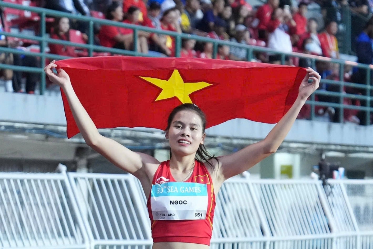 Cô gái tuổi Ngọ “chạy vượt số phận” để chạm đỉnh vinh quang