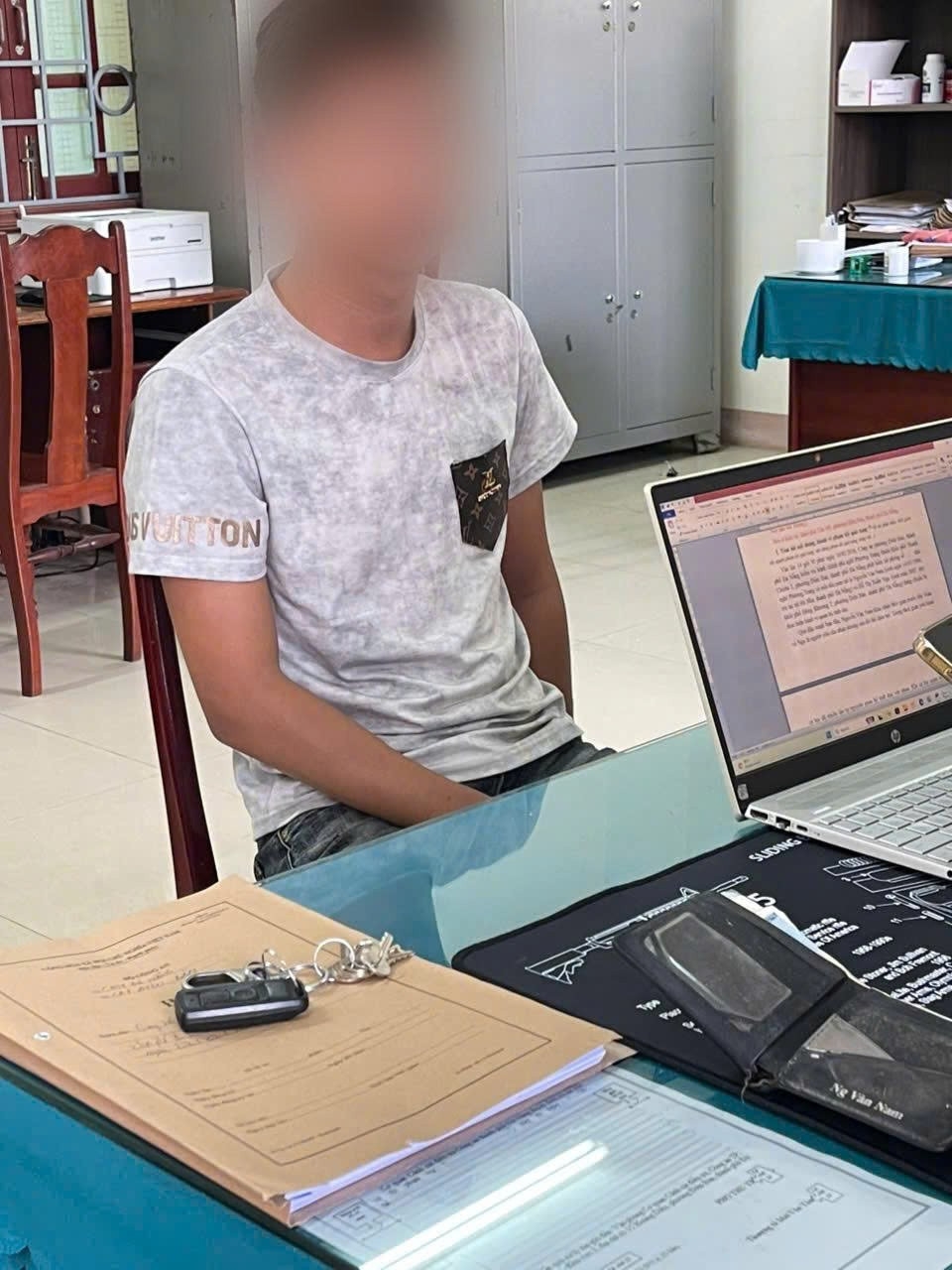 Dọa đăng video nhạy cảm để cưỡng dâm người yêu cũ