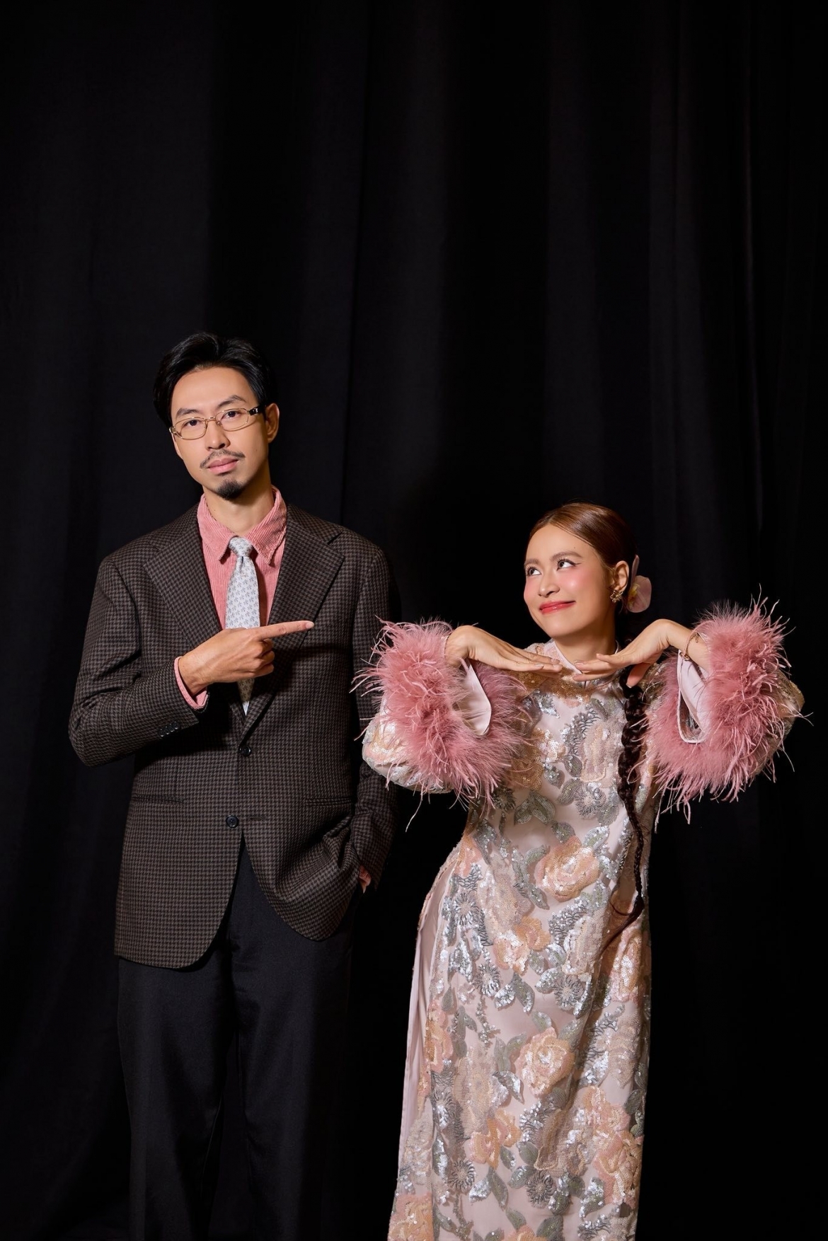 hoang thuy linh dang anh cung Den vau, an y cong khai tinh cam hinh anh 3