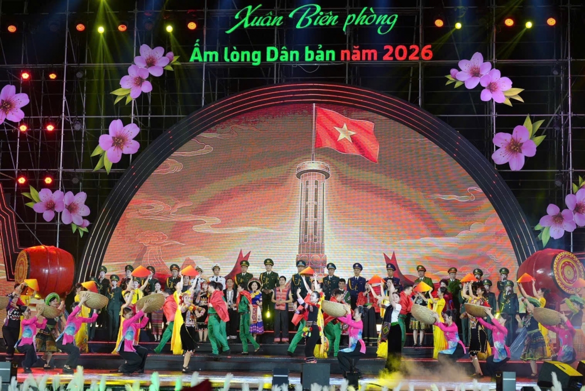  xuan bien phong am long dan ban ket noi yeu thuong vung bien dip tet hinh anh 3