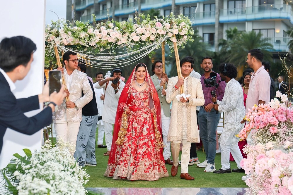 indian couple opens da nang s 2026 wedding tourism season picture 1